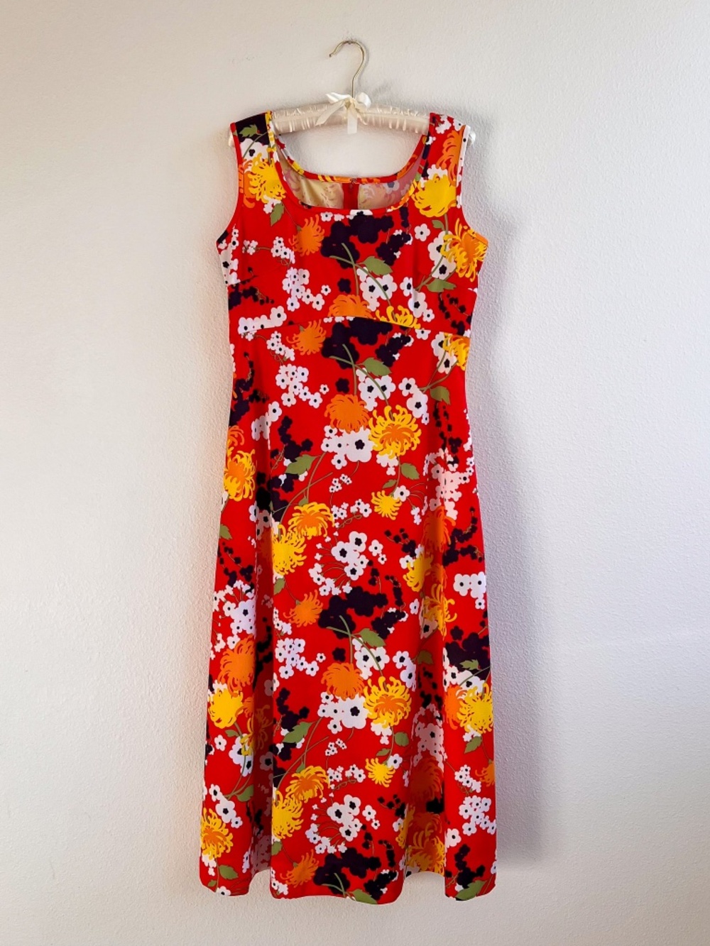 Vibrant Vintage 1960s Red Floral Midi Dress (L) - Picture 5 of 12